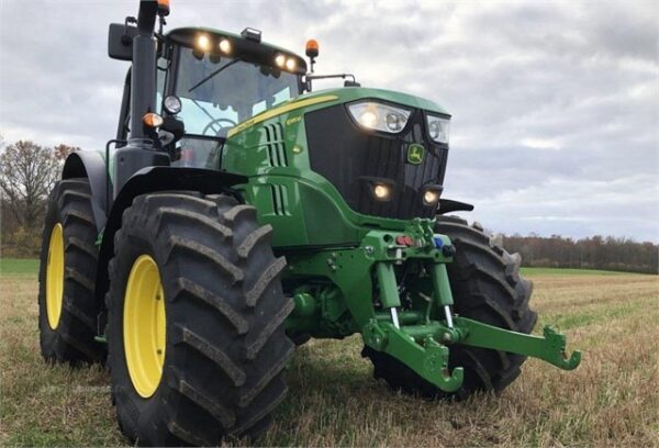 JOHN DEERE 6195M 2016