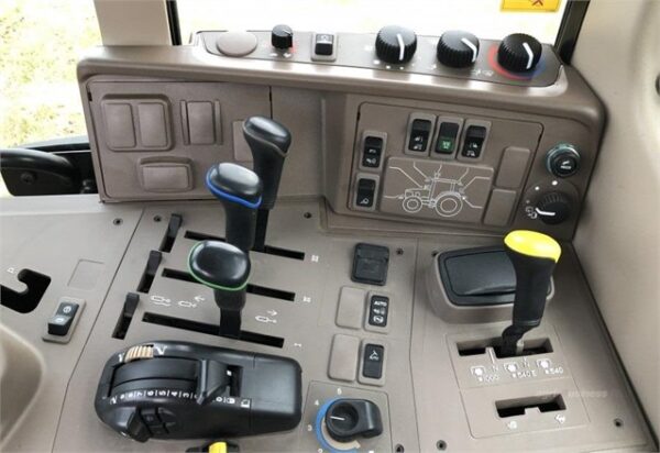 JOHN DEERE 6195M 2016