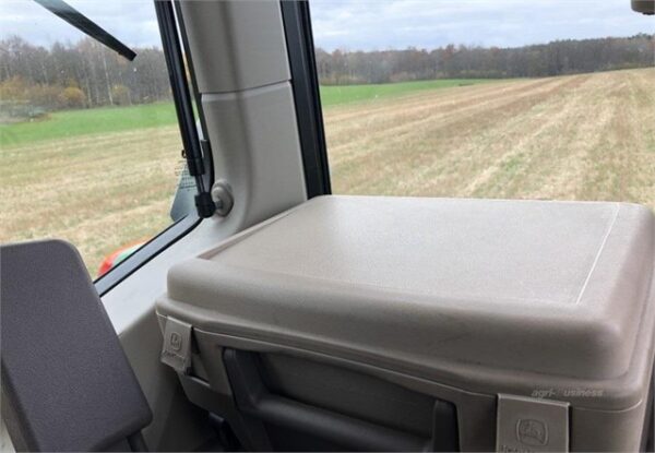 JOHN DEERE 6195M 2016